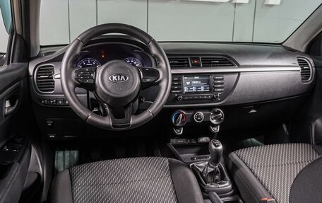 KIA Rio IV, 2018 год, 1 060 000 рублей, 6 фотография
