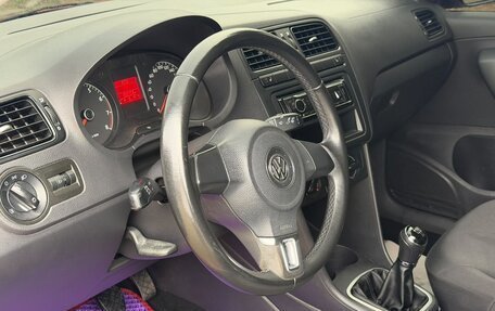 Volkswagen Polo VI (EU Market), 2011 год, 720 000 рублей, 11 фотография