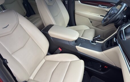 Cadillac XT5 I рестайлинг, 2016 год, 2 690 000 рублей, 12 фотография