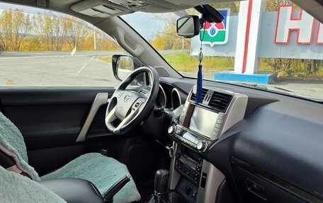 Toyota Land Cruiser Prado 150 рестайлинг 2, 2011 год, 2 840 000 рублей, 10 фотография