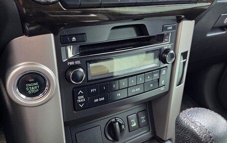 Toyota Land Cruiser Prado 150 рестайлинг 2, 2011 год, 2 840 000 рублей, 17 фотография