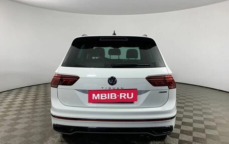 Volkswagen Tiguan II, 2021 год, 3 500 000 рублей, 20 фотография