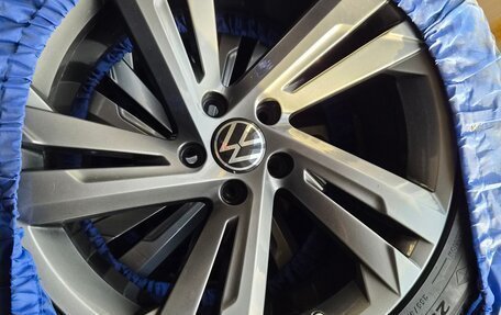 Volkswagen Tiguan II, 2019 год, 3 250 000 рублей, 21 фотография