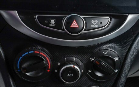 Hyundai Solaris II рестайлинг, 2014 год, 989 000 рублей, 14 фотография