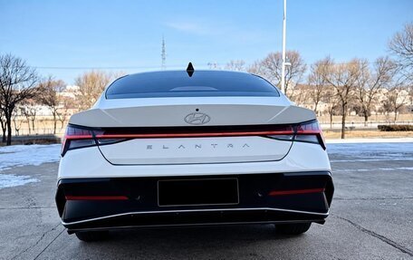 Hyundai Elantra, 2023 год, 1 720 000 рублей, 8 фотография