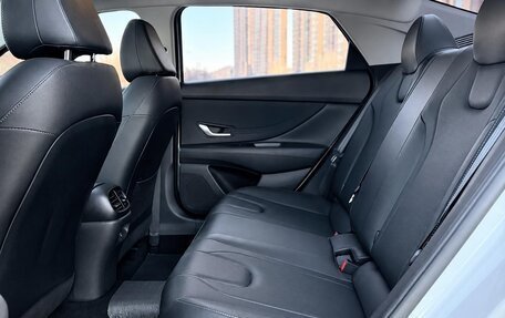 Hyundai Elantra, 2023 год, 1 720 000 рублей, 17 фотография