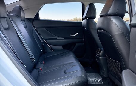 Hyundai Elantra, 2023 год, 1 720 000 рублей, 19 фотография