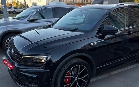 Volkswagen Tiguan II, 2018 год, 2 700 000 рублей, 2 фотография