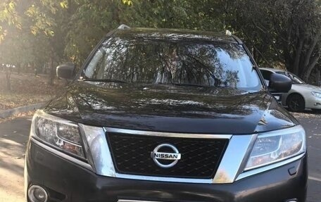 Nissan Pathfinder, 2015 год, 1 400 000 рублей, 2 фотография