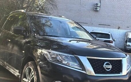 Nissan Pathfinder, 2015 год, 1 400 000 рублей, 20 фотография