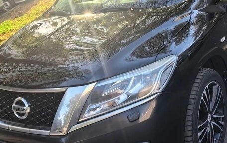 Nissan Pathfinder, 2015 год, 1 400 000 рублей, 33 фотография