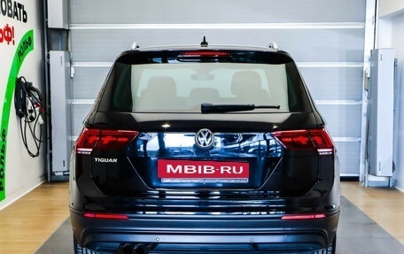 Volkswagen Tiguan II, 2019 год, 2 215 000 рублей, 5 фотография