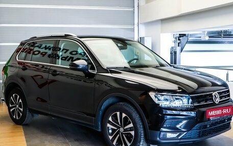 Volkswagen Tiguan II, 2019 год, 2 215 000 рублей, 3 фотография
