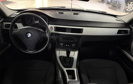 BMW 3 серия, 2010 год, 750 000 рублей, 13 фотография