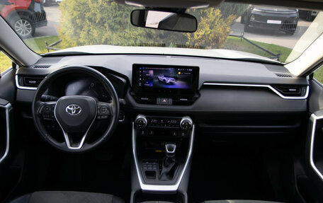 Toyota RAV4, 2023 год, 3 648 000 рублей, 8 фотография