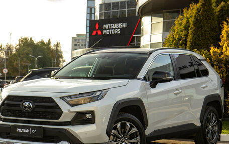 Toyota RAV4, 2023 год, 3 648 000 рублей, 3 фотография