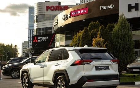 Toyota RAV4, 2023 год, 3 648 000 рублей, 17 фотография