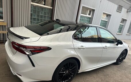 Toyota Camry, 2021 год, 2 900 000 рублей, 4 фотография