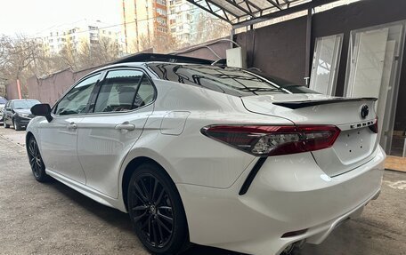 Toyota Camry, 2021 год, 2 900 000 рублей, 11 фотография