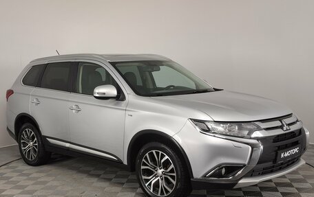 Mitsubishi Outlander III рестайлинг 3, 2016 год, 2 050 000 рублей, 5 фотография