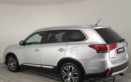 Mitsubishi Outlander III рестайлинг 3, 2016 год, 2 050 000 рублей, 9 фотография