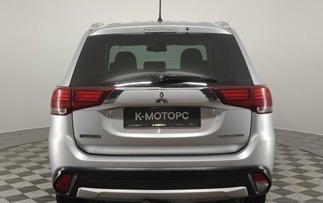 Mitsubishi Outlander III рестайлинг 3, 2016 год, 2 050 000 рублей, 8 фотография