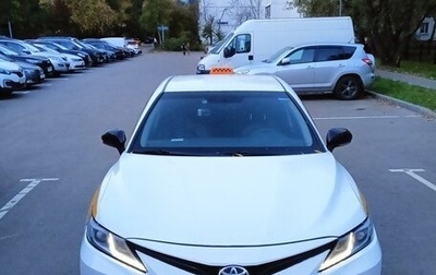 Toyota Camry, 2019 год, 1 300 000 рублей, 1 фотография