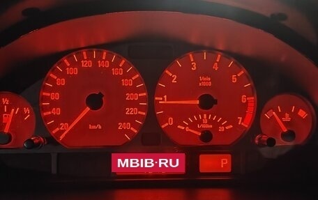 BMW 3 серия, 2001 год, 850 000 рублей, 24 фотография