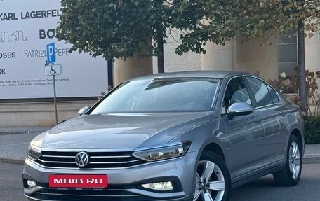Volkswagen Passat B8 рестайлинг, 2020 год, 2 348 000 рублей, 2 фотография