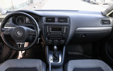 Volkswagen Jetta VI, 2013 год, 1 049 000 рублей, 13 фотография