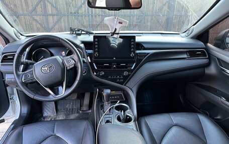 Toyota Camry, 2021 год, 2 900 000 рублей, 6 фотография