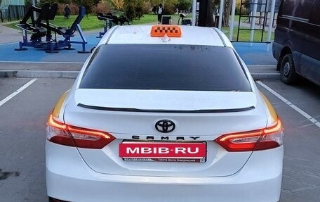 Toyota Camry, 2019 год, 1 300 000 рублей, 4 фотография