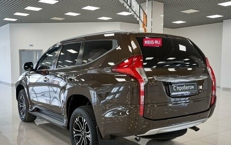 Mitsubishi Pajero Sport III рестайлинг, 2018 год, 2 996 000 рублей, 4 фотография
