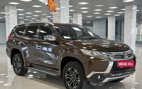 Mitsubishi Pajero Sport III рестайлинг, 2018 год, 2 996 000 рублей, 3 фотография