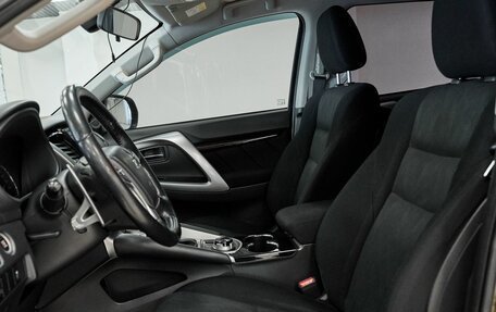 Mitsubishi Pajero Sport III рестайлинг, 2018 год, 2 996 000 рублей, 16 фотография