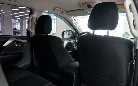 Mitsubishi Pajero Sport III рестайлинг, 2018 год, 2 996 000 рублей, 20 фотография