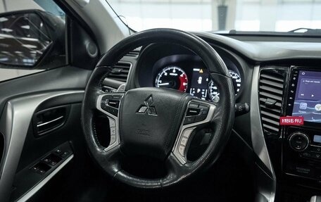 Mitsubishi Pajero Sport III рестайлинг, 2018 год, 2 996 000 рублей, 10 фотография