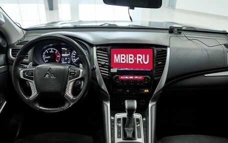 Mitsubishi Pajero Sport III рестайлинг, 2018 год, 2 996 000 рублей, 9 фотография