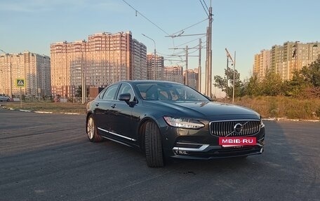 Volvo S90 II рестайлинг, 2020 год, 3 800 000 рублей, 2 фотография