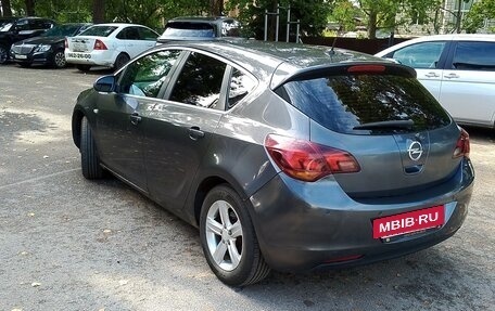 Opel Astra J, 2012 год, 550 000 рублей, 3 фотография