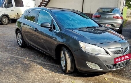 Opel Astra J, 2012 год, 550 000 рублей, 2 фотография