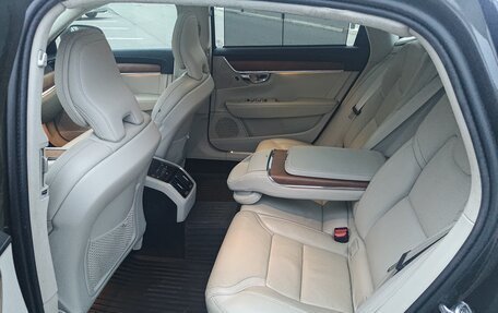 Volvo S90 II рестайлинг, 2020 год, 3 800 000 рублей, 13 фотография