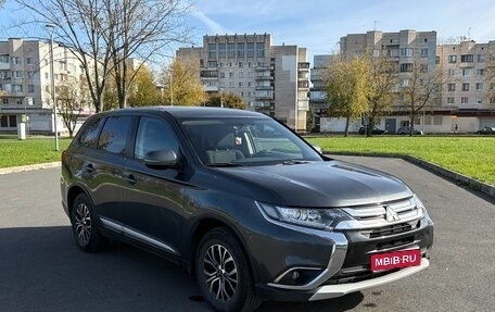 Mitsubishi Outlander III рестайлинг 3, 2016 год, 1 550 000 рублей, 1 фотография