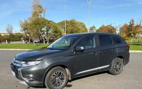 Mitsubishi Outlander III рестайлинг 3, 2016 год, 1 550 000 рублей, 3 фотография