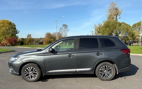 Mitsubishi Outlander III рестайлинг 3, 2016 год, 1 550 000 рублей, 4 фотография