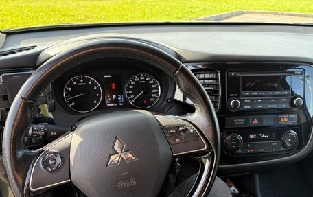 Mitsubishi Outlander III рестайлинг 3, 2016 год, 1 550 000 рублей, 11 фотография