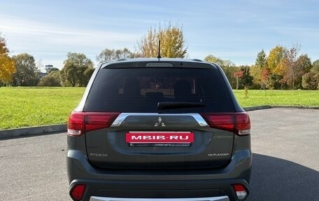 Mitsubishi Outlander III рестайлинг 3, 2016 год, 1 550 000 рублей, 6 фотография