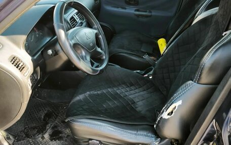 Mitsubishi Carisma I, 2000 год, 260 000 рублей, 4 фотография