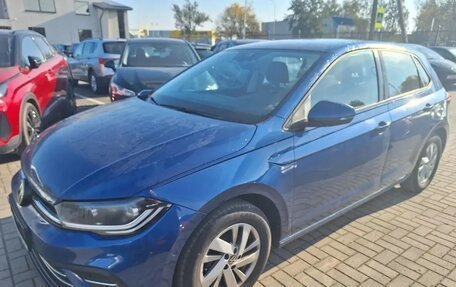 Volkswagen Polo VI (EU Market), 2022 год, 1 592 000 рублей, 3 фотография
