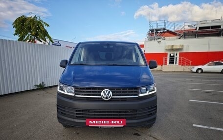 Volkswagen Caravelle T6 рестайлинг, 2016 год, 3 300 000 рублей, 2 фотография